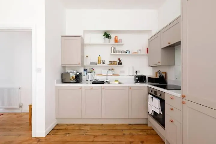 Lovely Central Double Room With Private Bathroom Near Brunswick Square Brighton
