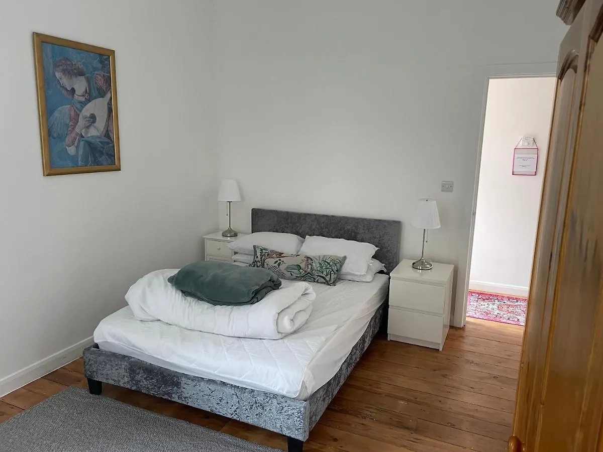 Lovely Central Double Room With Private Bathroom Near Brunswick Square Brighton Homestay