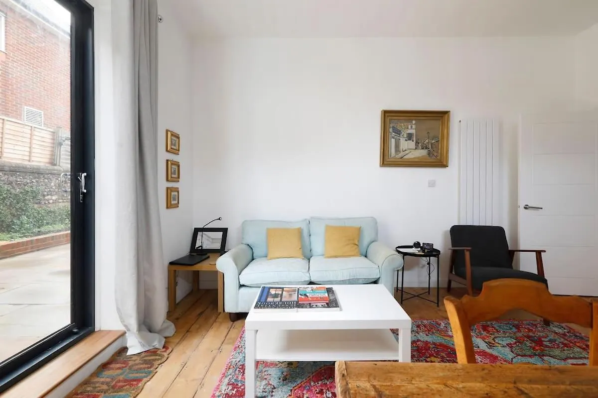 Homestay Lovely Central Double Room With Private Bathroom Near Brunswick Square Brighton