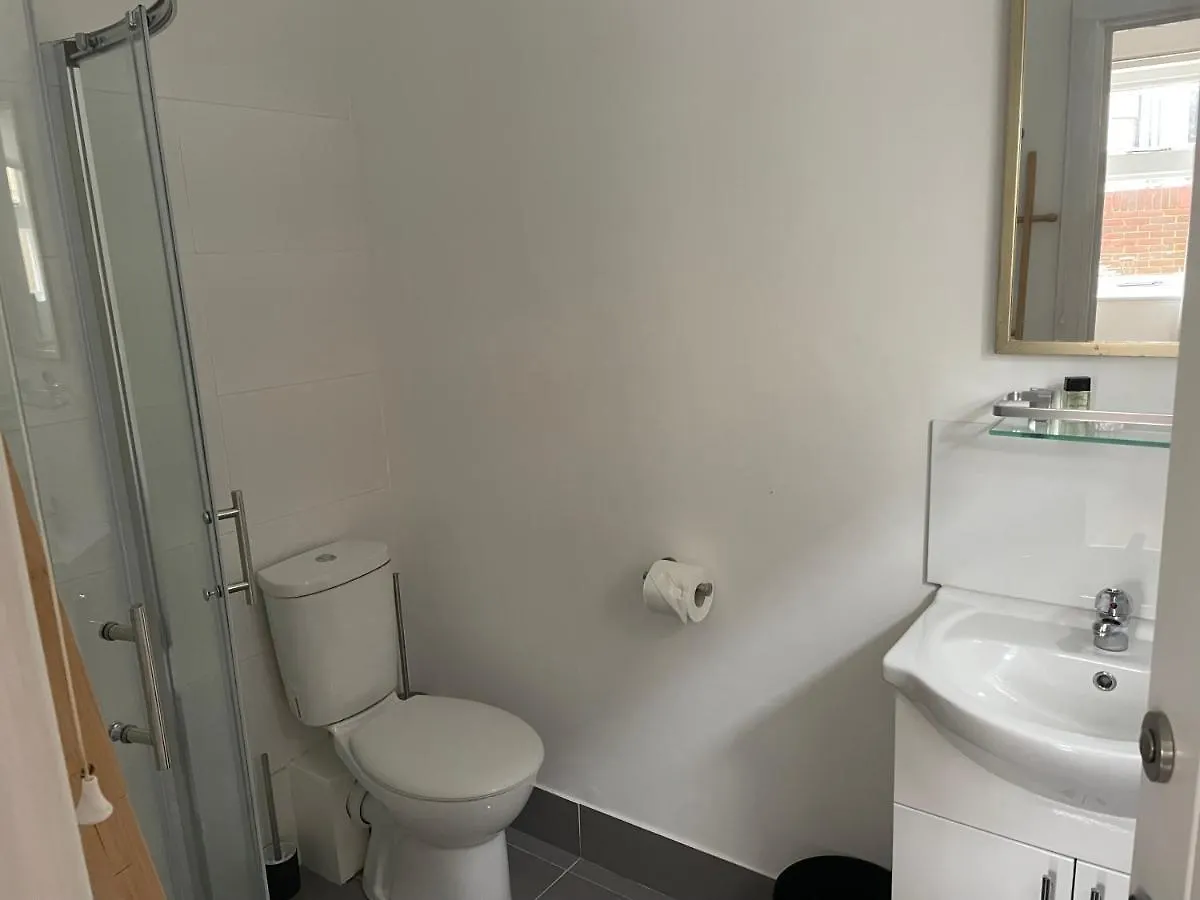 Lovely Central Double Room With Private Bathroom Near Brunswick Square Brighton United Kingdom